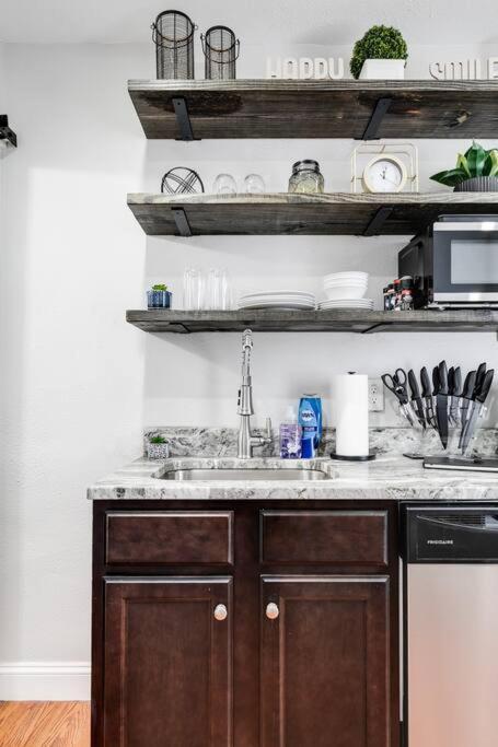 リッチモンドCharming, Happy 1-Bed Oasis: Rva Retreat Awaits!アパートメント エクステリア 写真