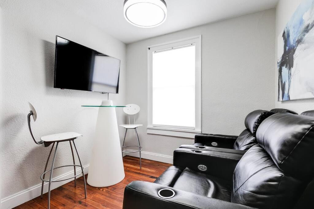 リッチモンドCharming, Happy 1-Bed Oasis: Rva Retreat Awaits!アパートメント エクステリア 写真